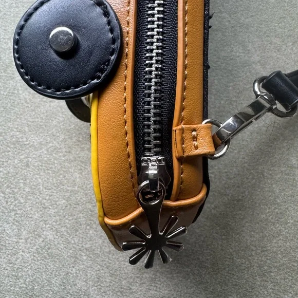 Kickflip Skateboard Crossbody Bag Yellow - Picture 6 of 12